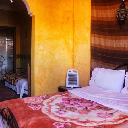 Auberge Et Hotel Les Amis 泰夫劳特 外观 照片