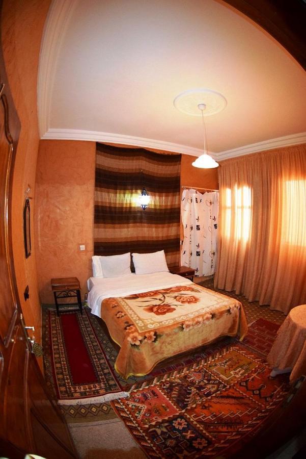 Auberge Et Hotel Les Amis 泰夫劳特 外观 照片