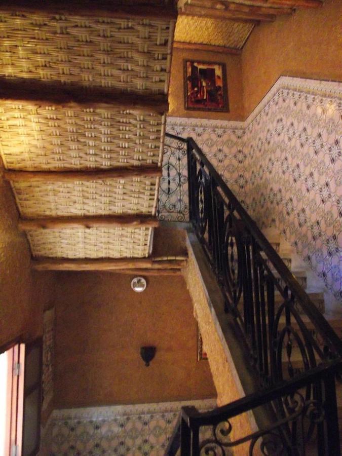 Auberge Et Hotel Les Amis 泰夫劳特 外观 照片