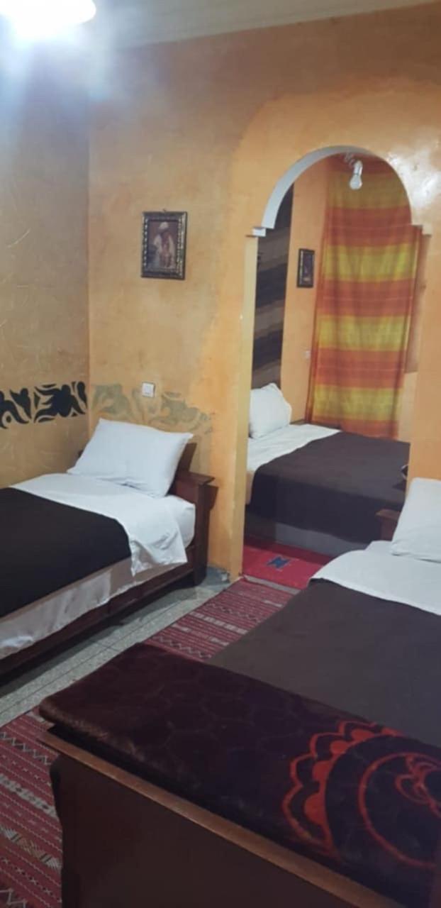 Auberge Et Hotel Les Amis 泰夫劳特 外观 照片